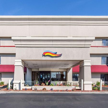 Baymont By Wyndham Detroit/Roseville Εξωτερικό φωτογραφία