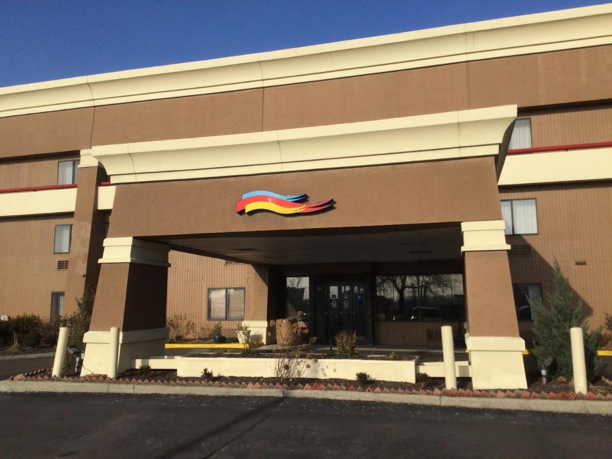 Baymont By Wyndham Detroit/Roseville Εξωτερικό φωτογραφία
