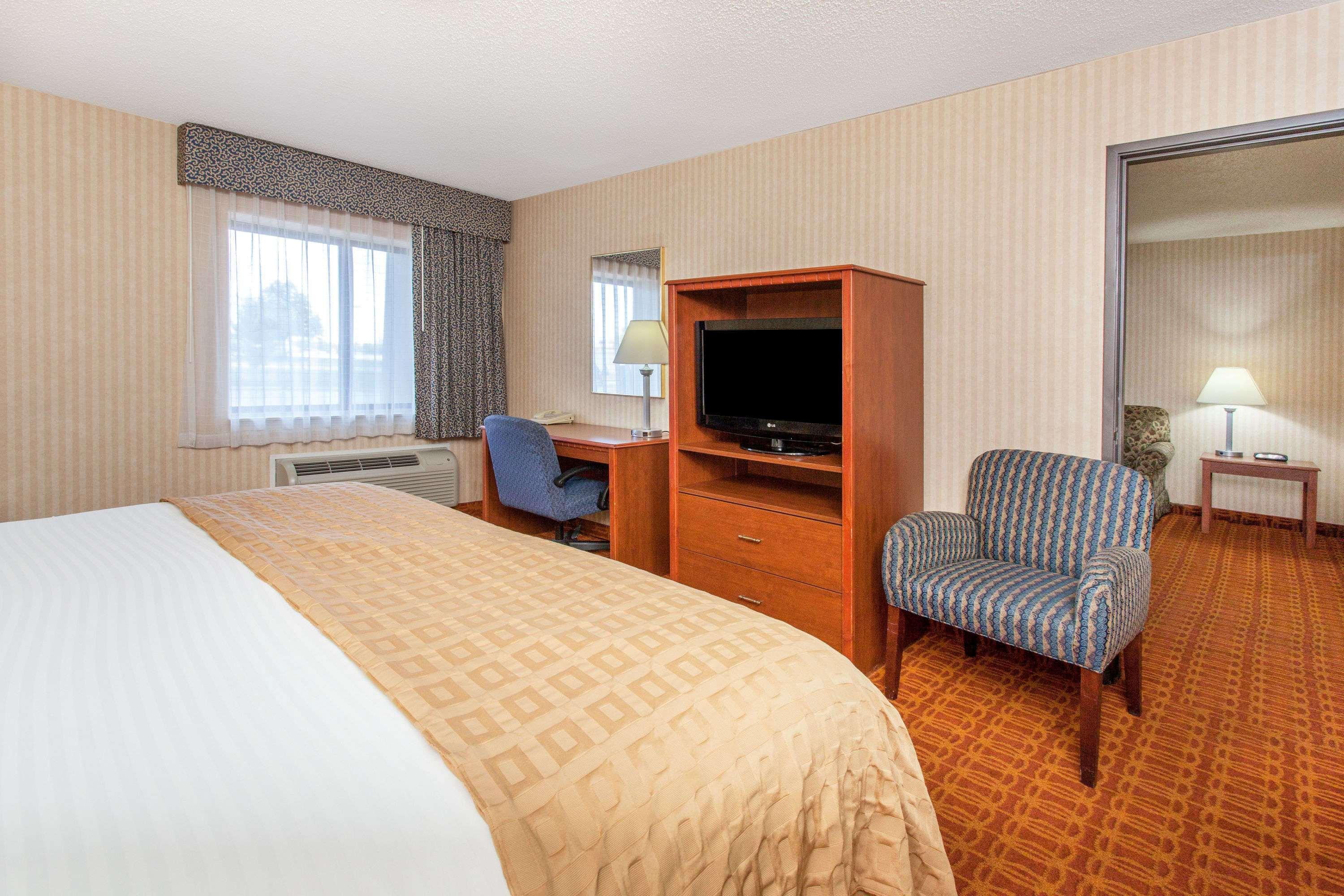 Baymont By Wyndham Detroit/Roseville Εξωτερικό φωτογραφία